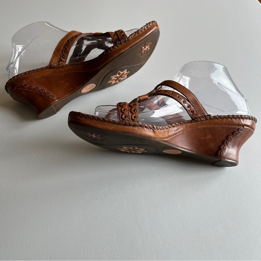 Clark’s 8.5 Artisan Collection Sago Brown Tan Leather Studded Strappy Sandal - Picture 9 of 15